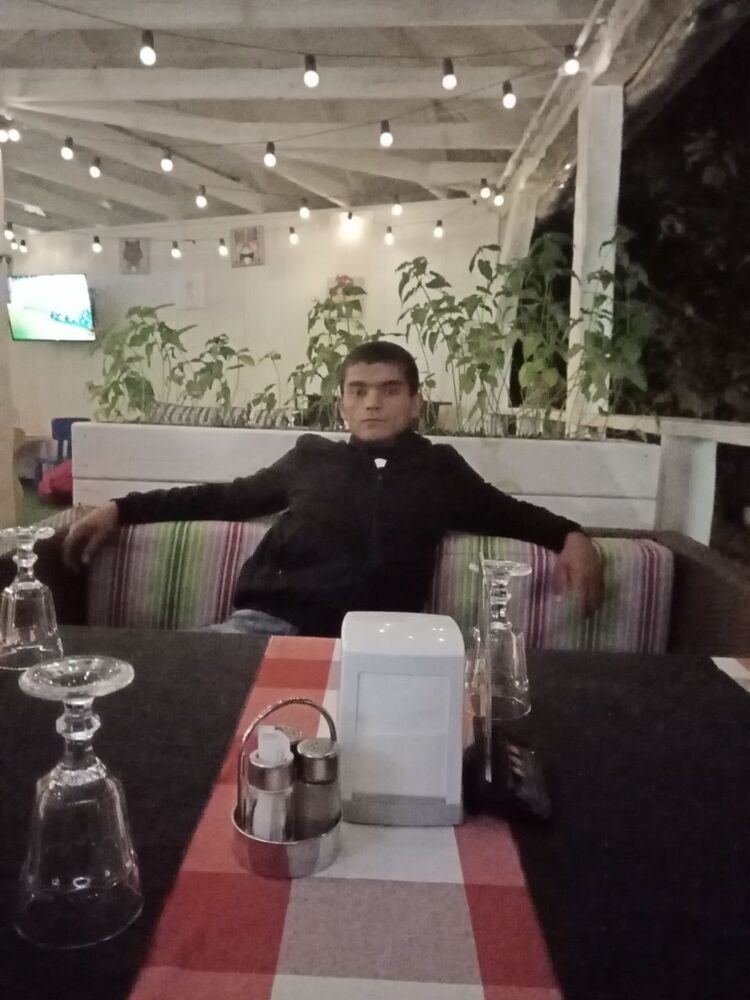  45196892  Ilhom, 29 ,    