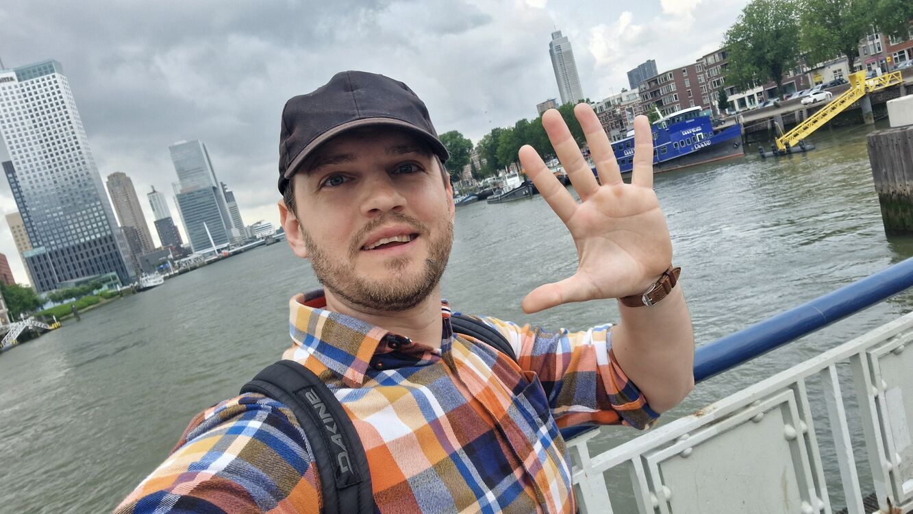  52568512  Mikhail, 34 ,    