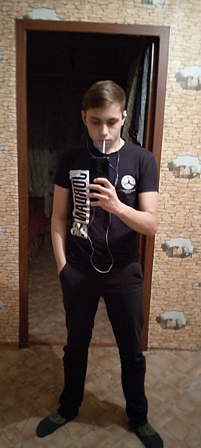  31528332  Arsen, 21 ,    
