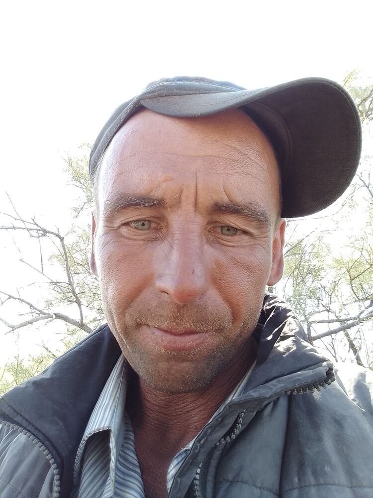  ,   Lexa, 46 ,   c , 