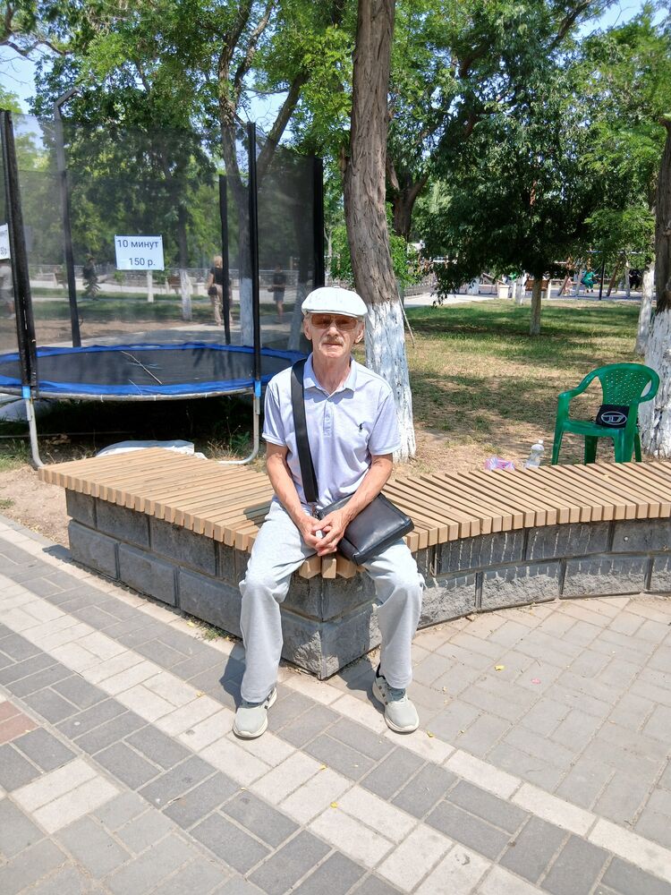  ,   Nikolay, 67 ,   c 