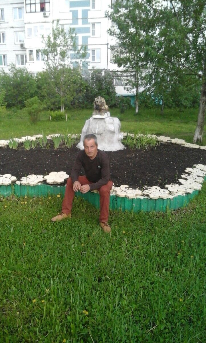  10250102  Tigran, 52 ,    