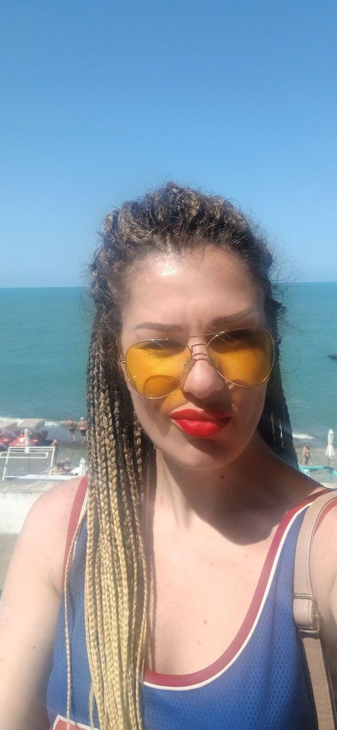  52342442  Lena, 39 ,    