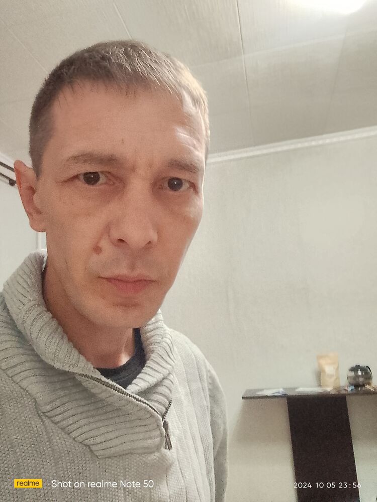  46692872  Alex, 41 ,    -