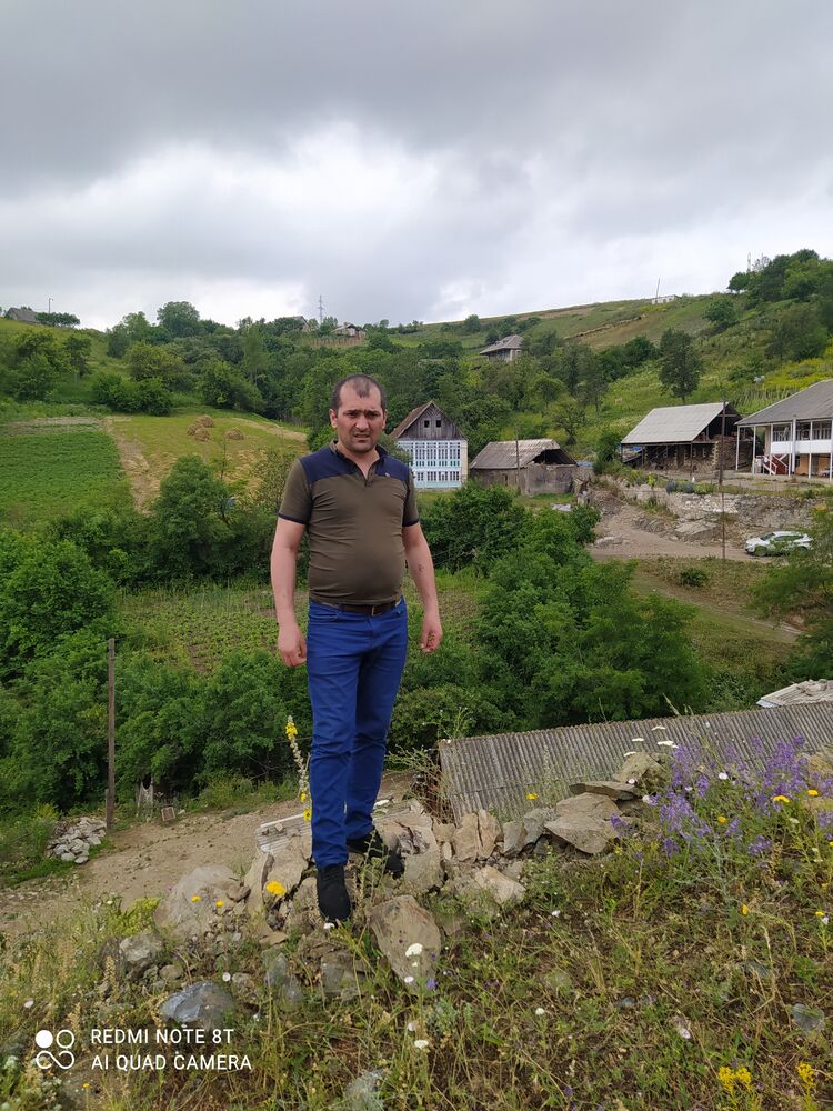 23548942  Zohrab, 39 ,    