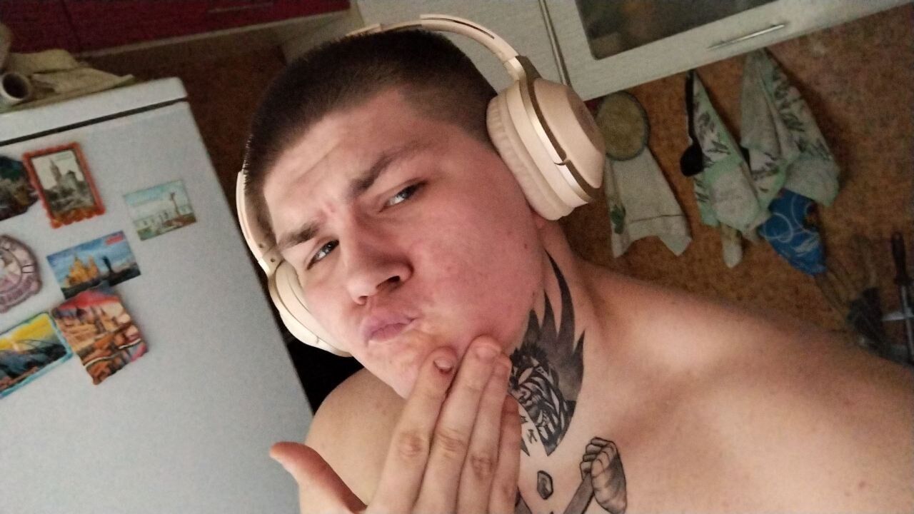  43197352  Zyxta, 23 ,     