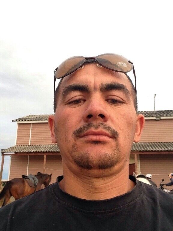  ,   Azlzbek, 41 ,   ,   , c 