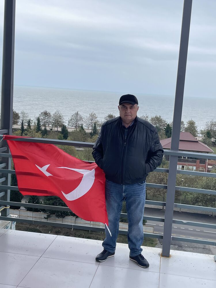  48641692  Daglar, 65 ,    