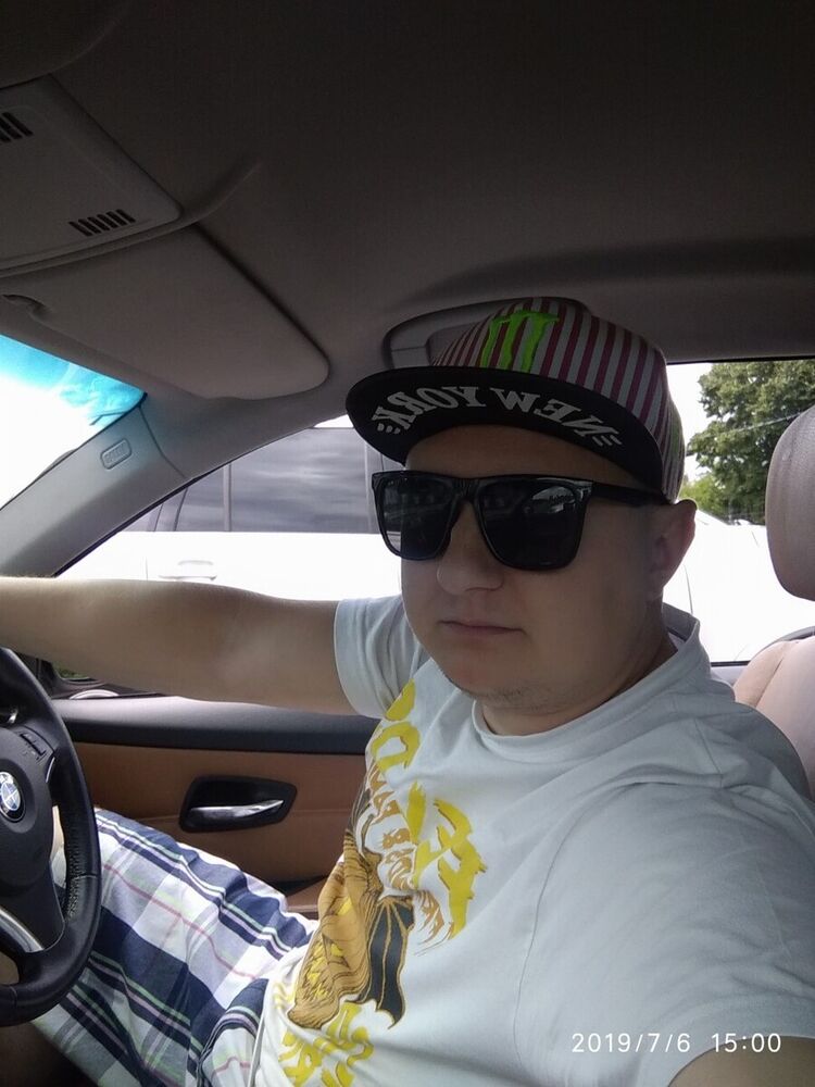  22333892  Tony, 38 ,    