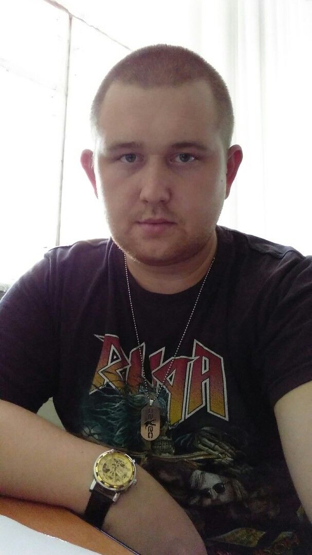  7971742  Vlad, 27 ,    