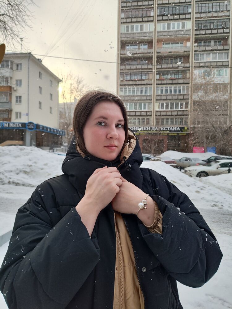 48710162  Alesya, 24 ,    