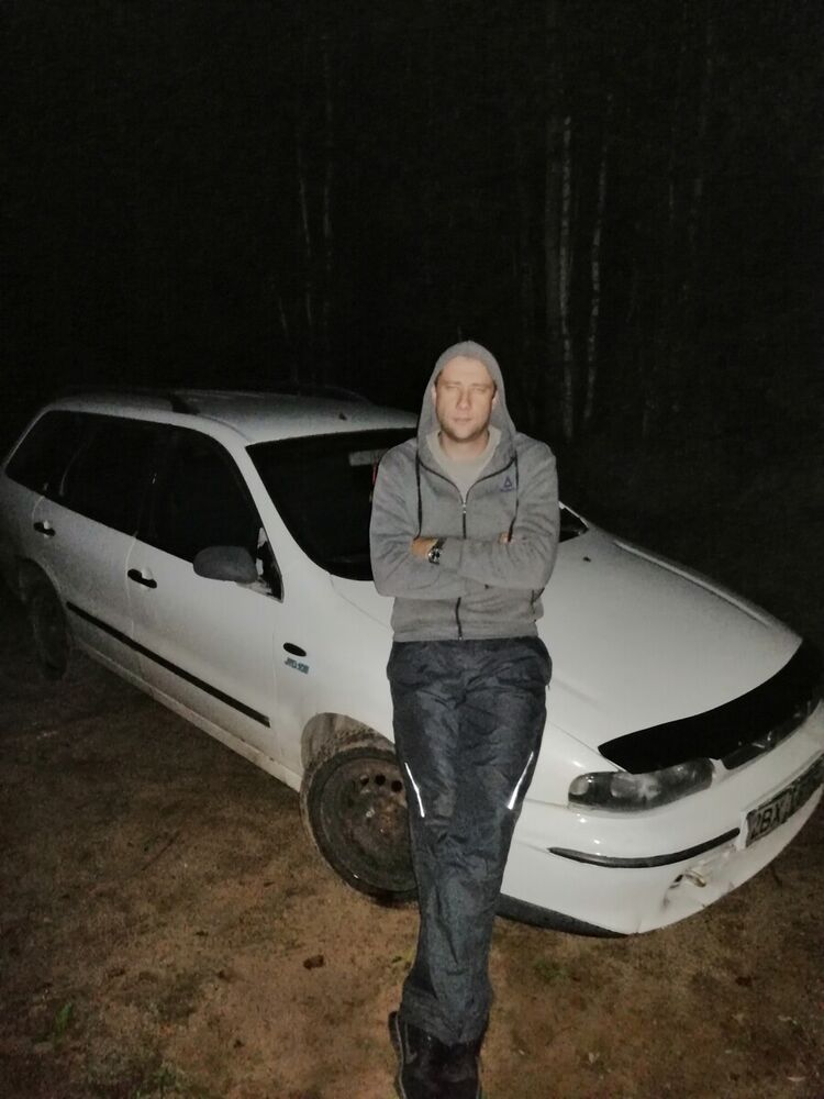  ,   Vitalik, 37 ,  