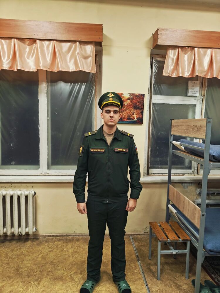  48595232  , 21 ,    