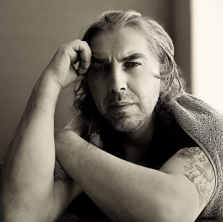  45782132  Ivan, 46 ,    