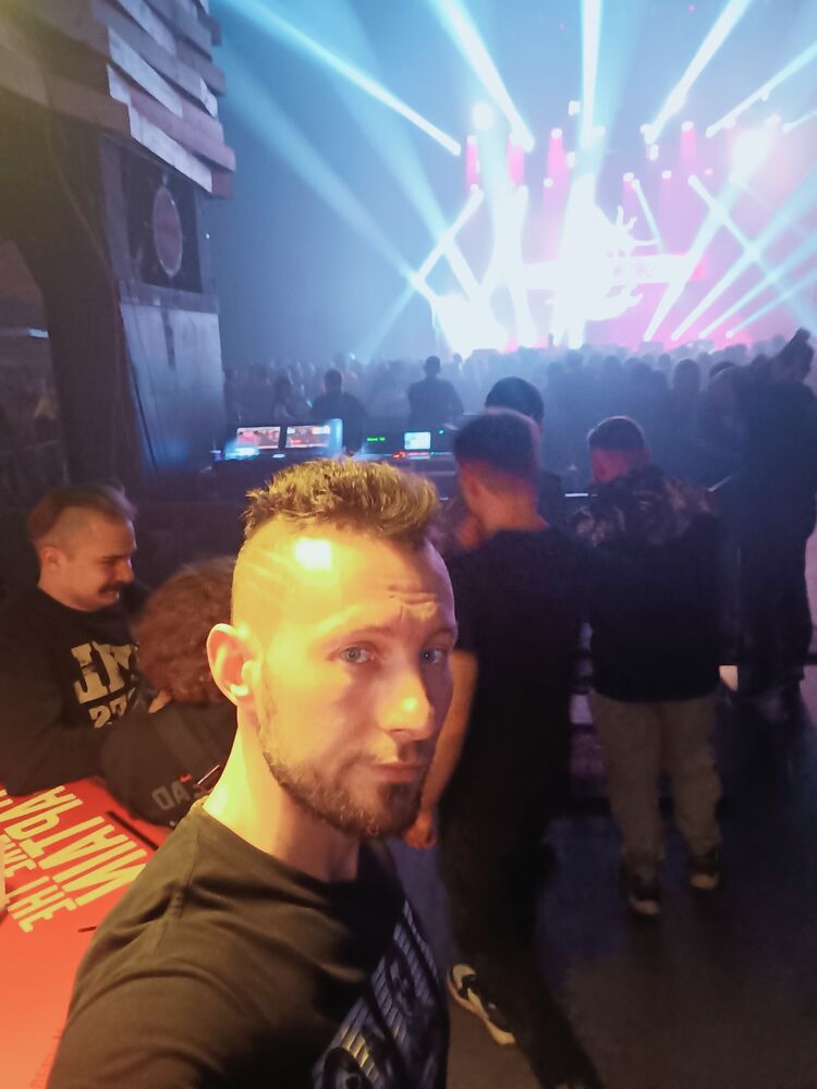 ���������� �����������, ���� ������� Rodjer, 32 ����, ������������ ��� ������, ����� � ���������, c�������� ���������, ���������