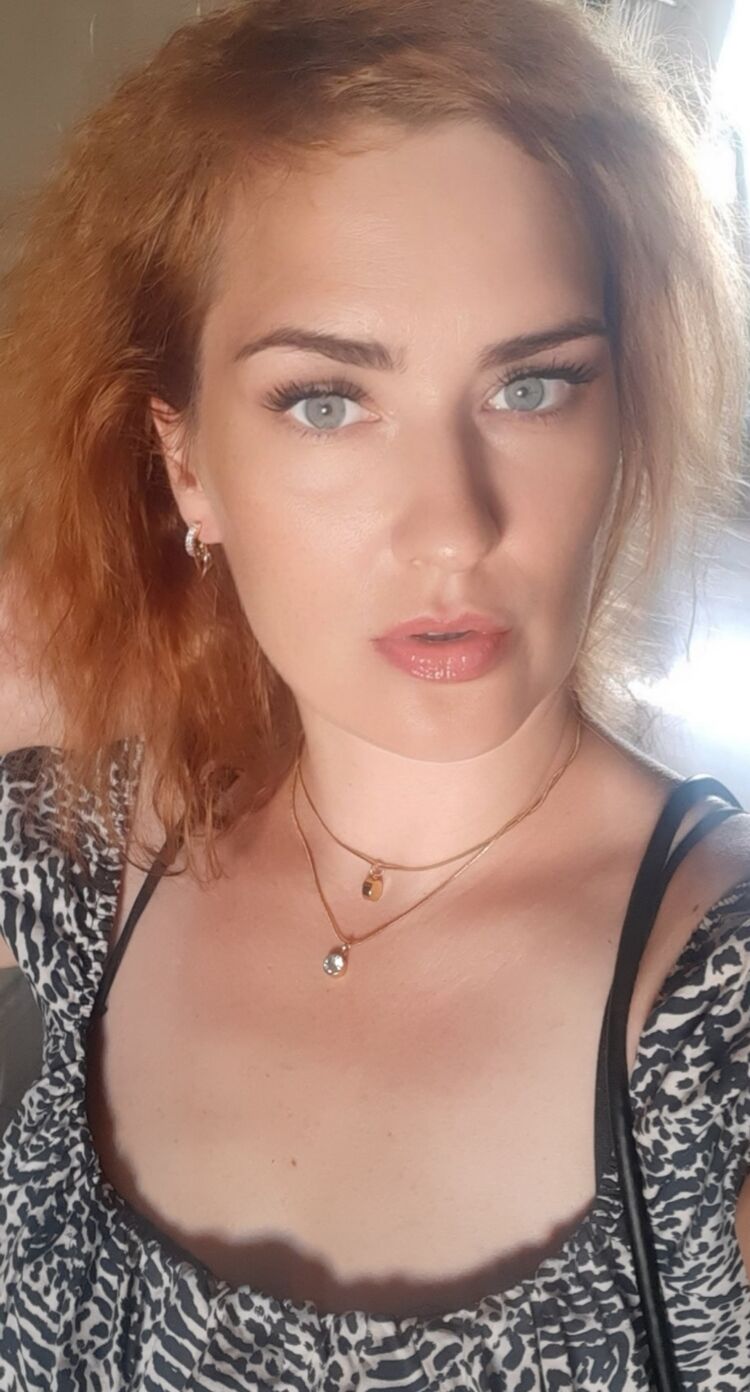  31126772  Kristina, 37 ,    