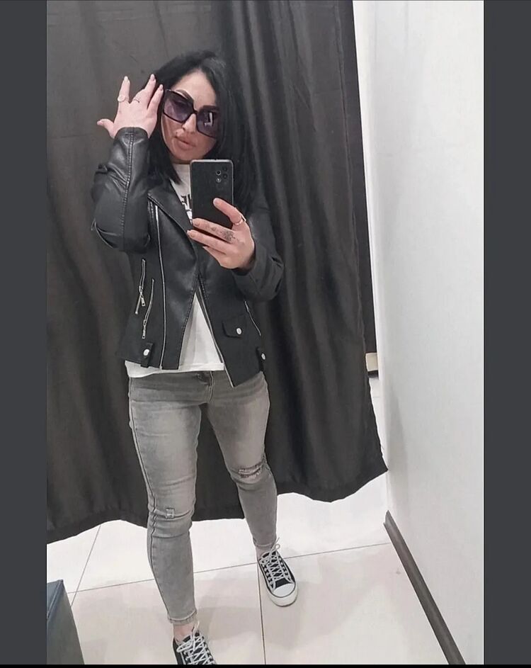  ,   Karina, 41 ,   ,   