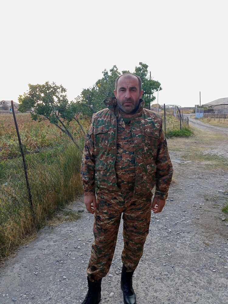  29467292  Arman, 46 ,    