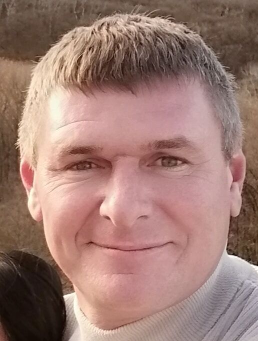  52149232  Roman, 47 ,    