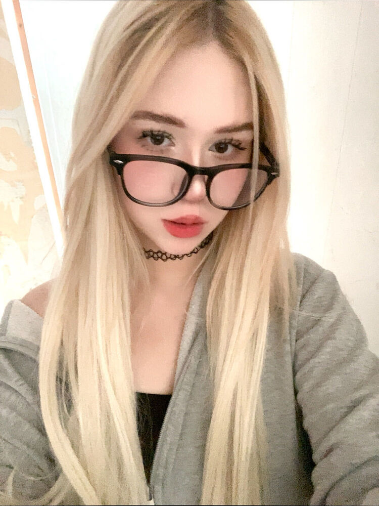  ,   Yana, 24 ,   ,   