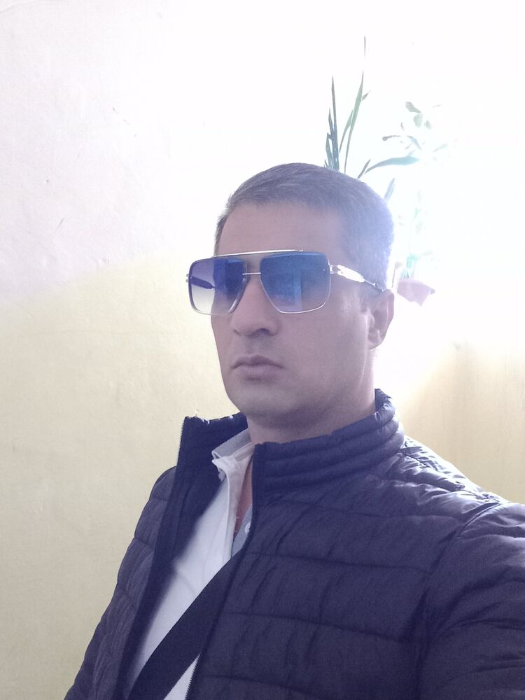  36107412  Ruslan, 40 ,    
