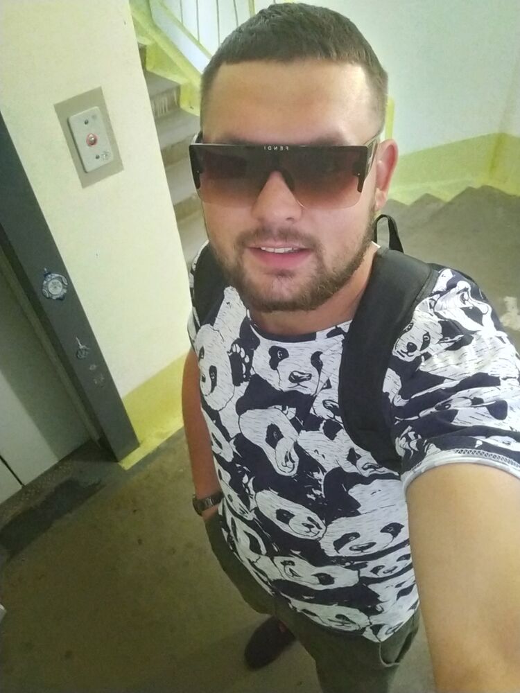  28073362  , 33 ,    