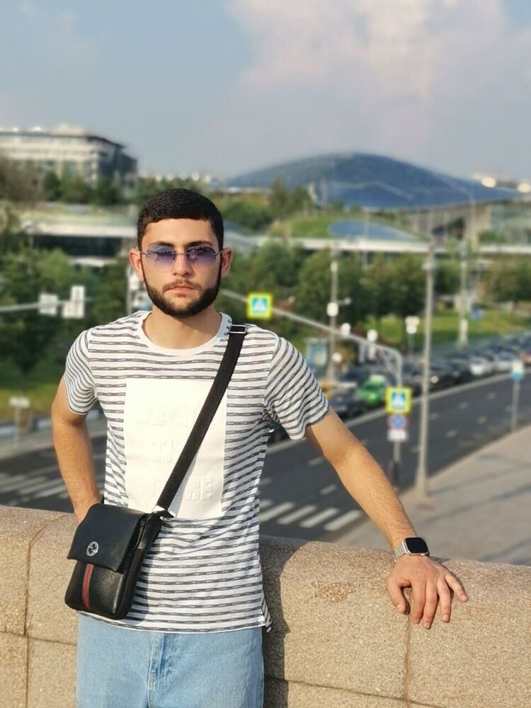  ,   Eric, 23 ,   ,   , c , 