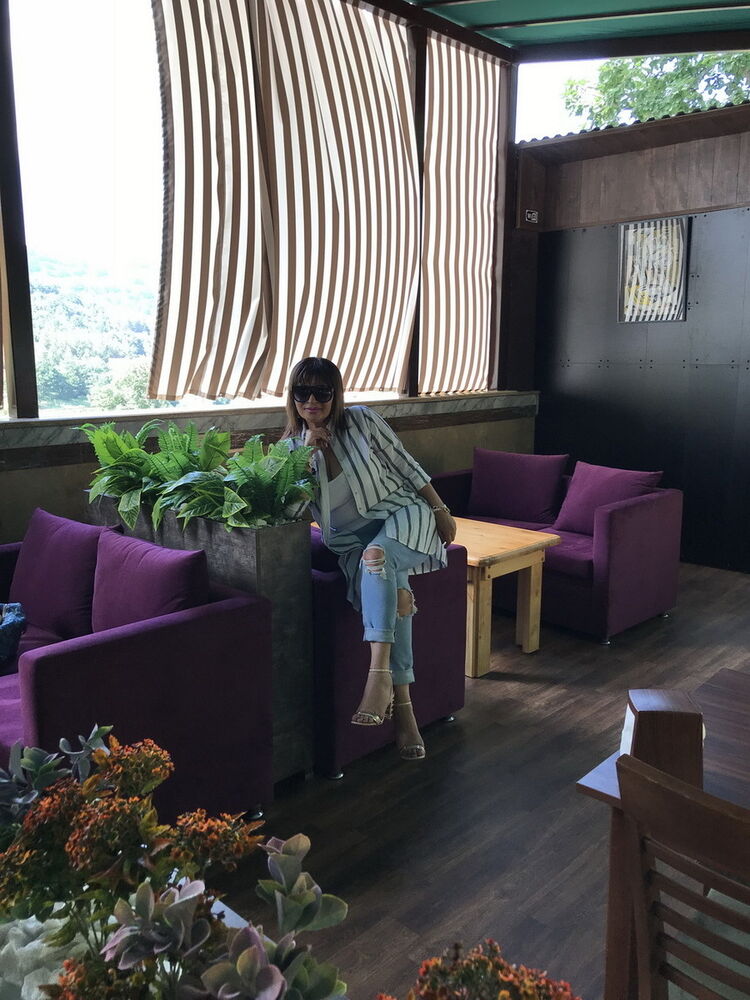  ,   Karolina, 51 ,   ,   , c 