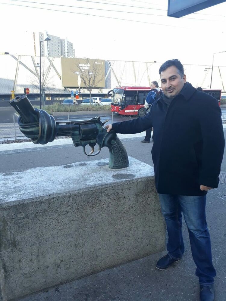  ,   Ruslan, 46 ,   ,   , c 