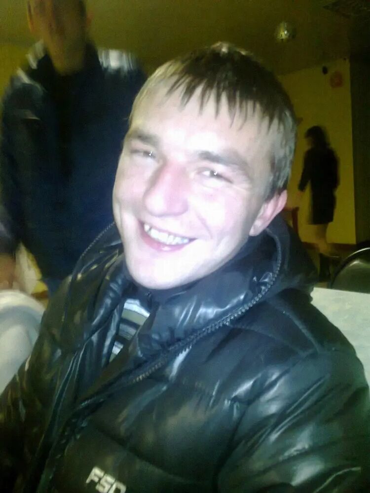  33768182  Pavel, 35 ,    