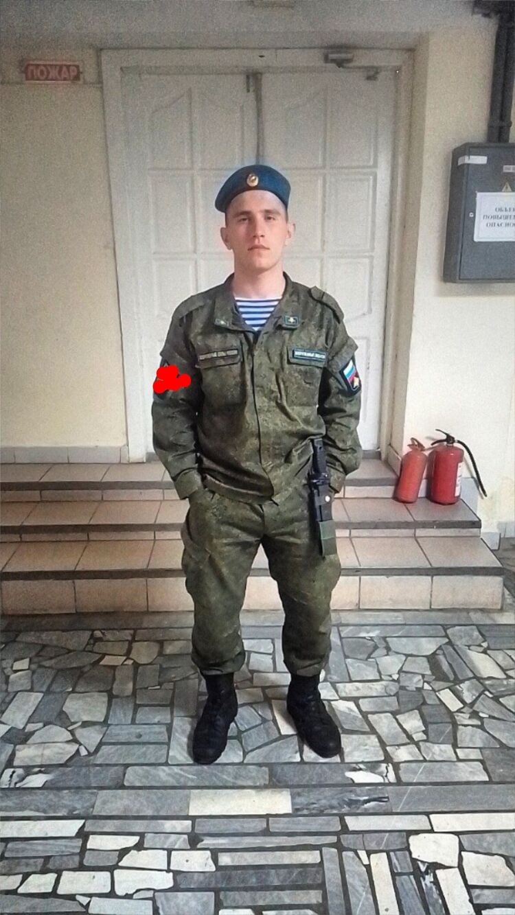  42752272  Charlie Reyn, 34 ,    