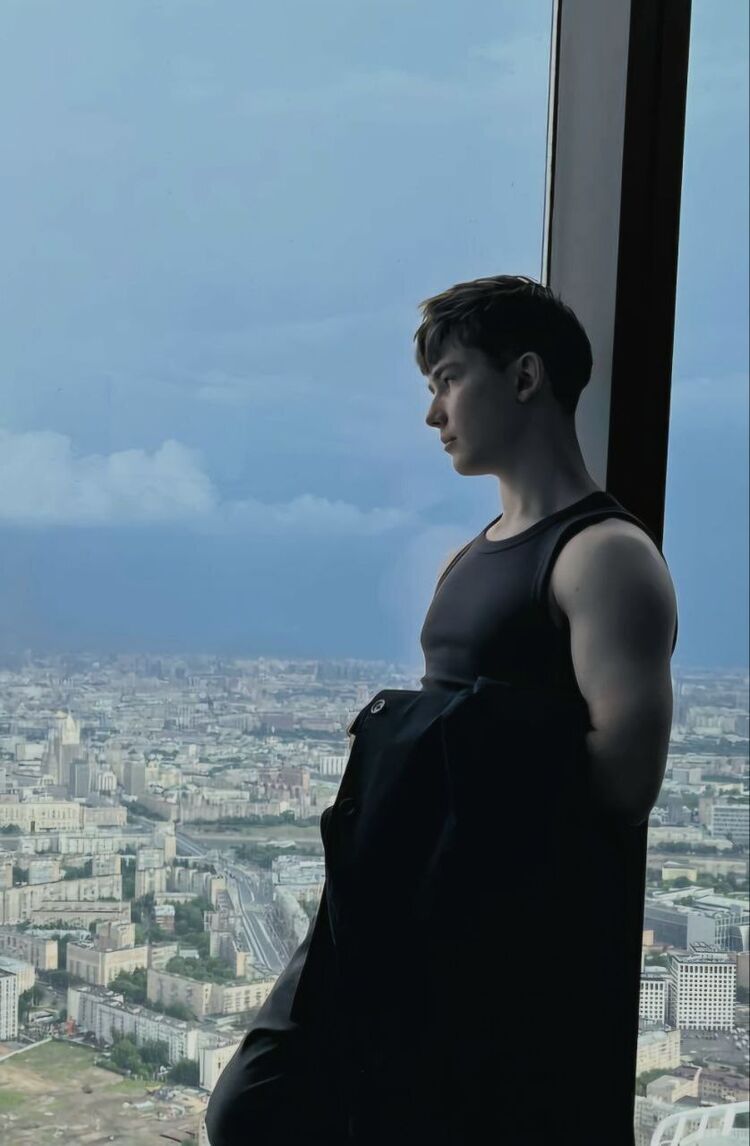  53816082  Demi, 20 ,    