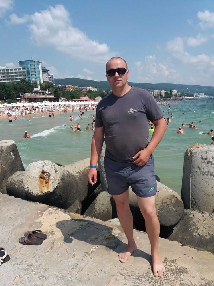  17684552  Andrei, 44 ,    