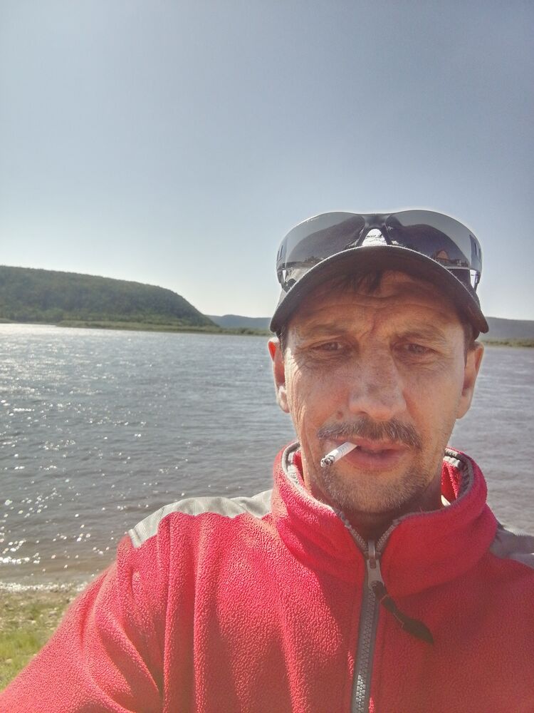  39851892  Valeri, 54 ,    