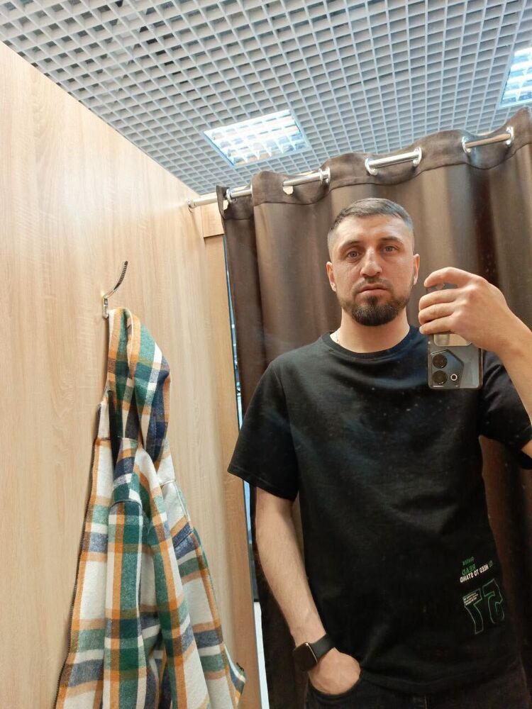  48289332  AsLaN, 34 ,    