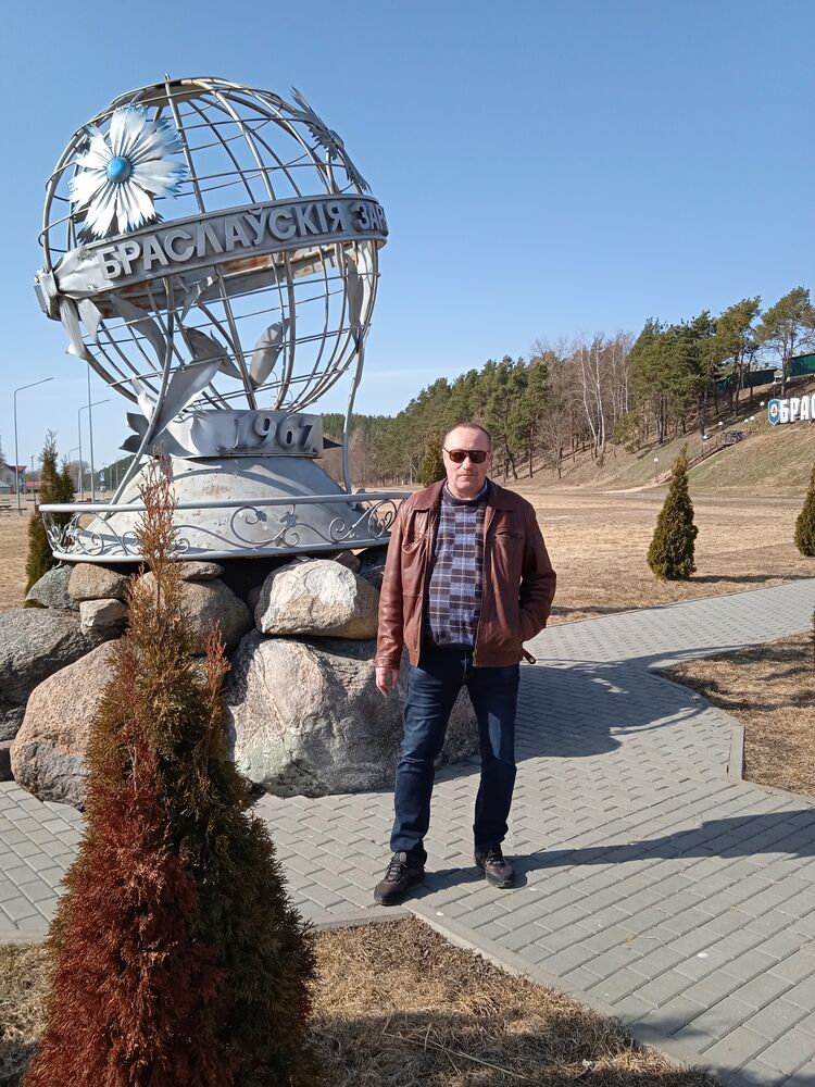  37518832  Viktor, 60 ,    