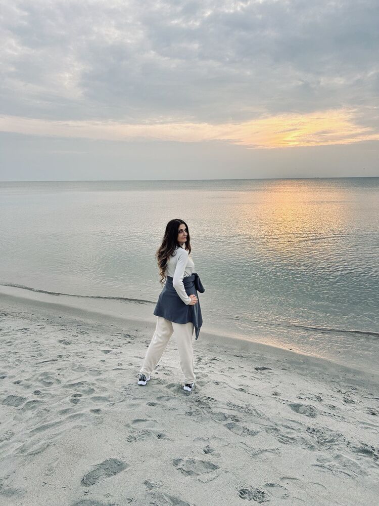  53838492  Alina, 45 ,    