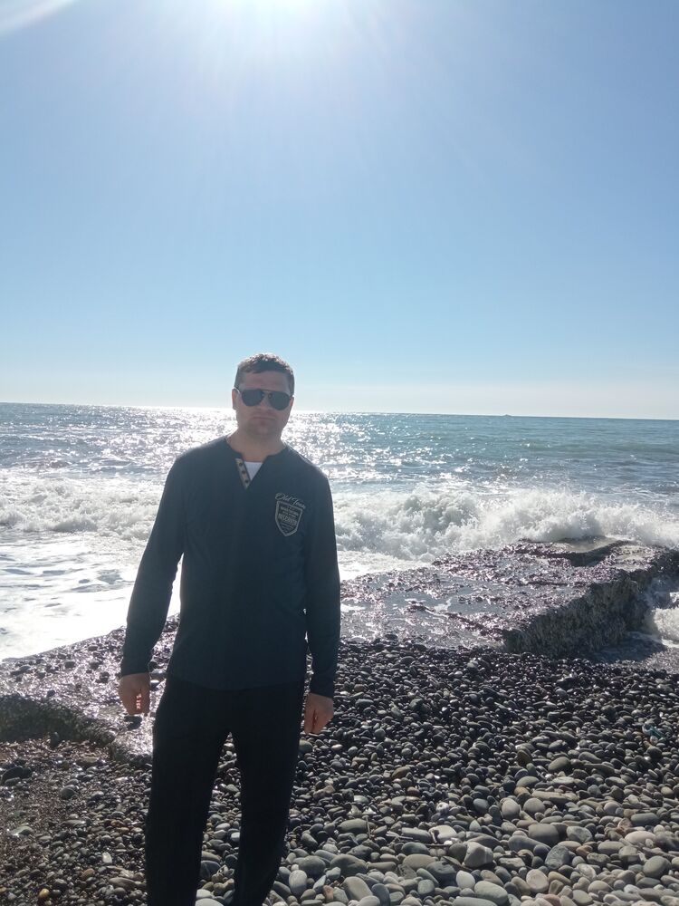  54680102  Sergei, 44 ,    