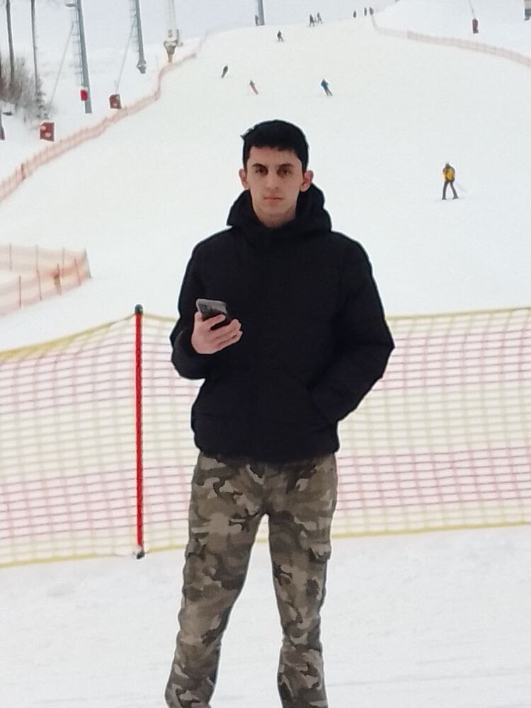  31277532  Axtam, 21 ,    -