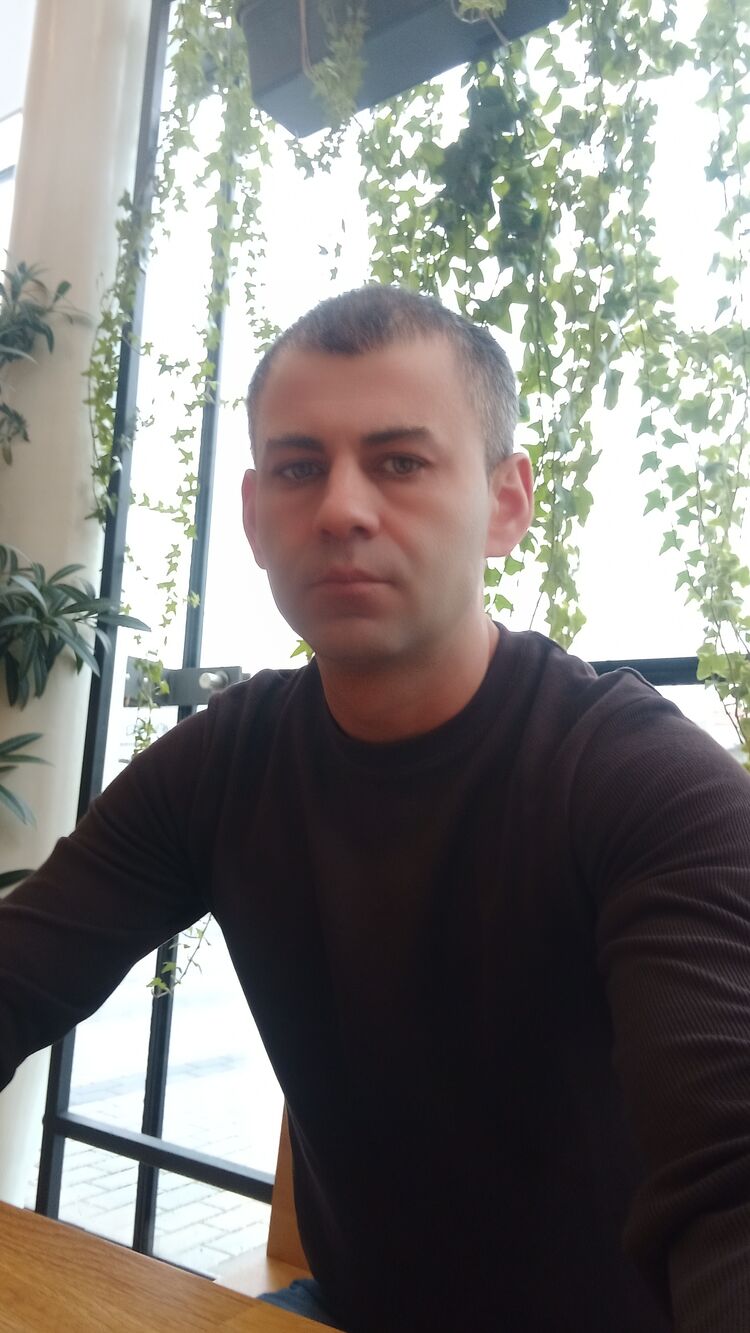  42385542  Vasyl, 37 ,    Kyje