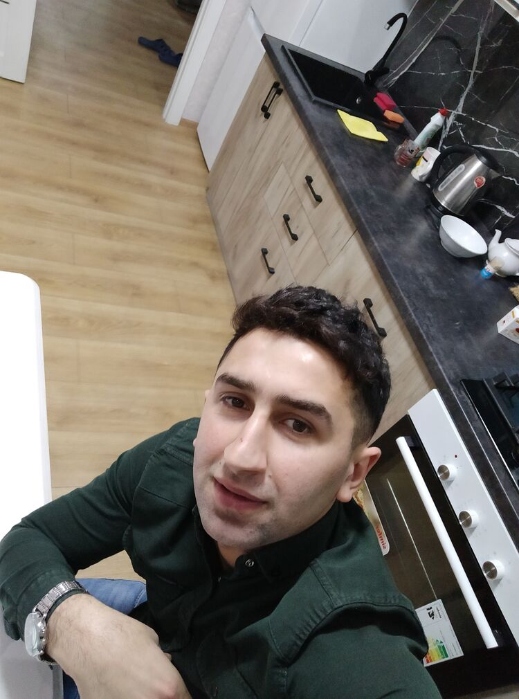  33989702  , 28 ,    