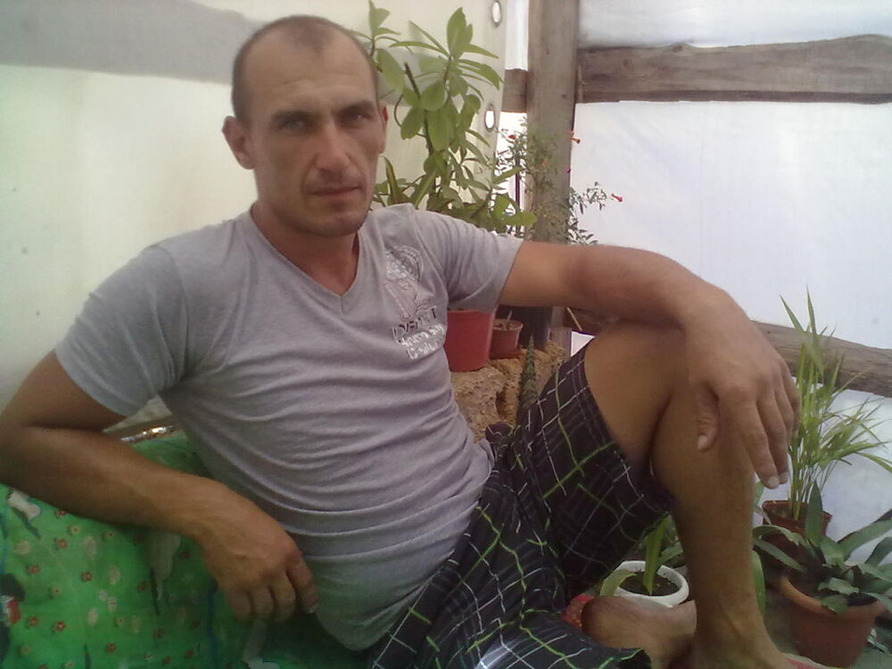  ,   Vlad, 43 ,   