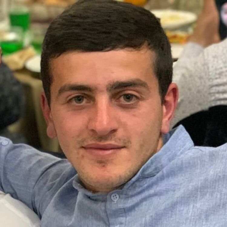  26229652  Vahe, 24 ,    