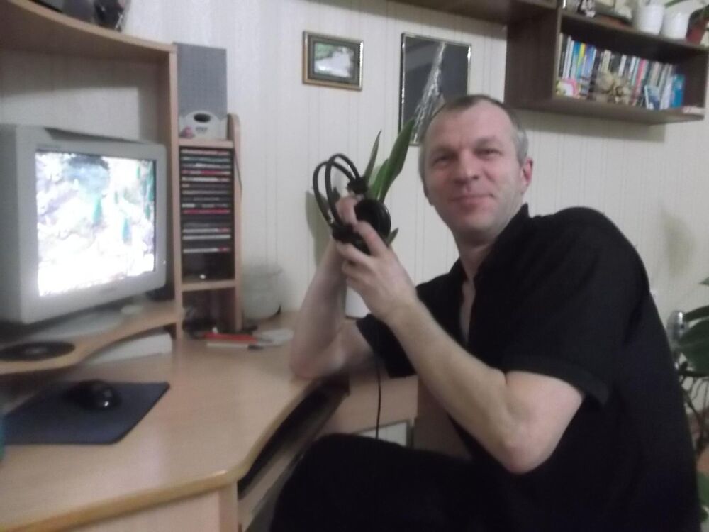  8000242  Sergei, 50 ,    