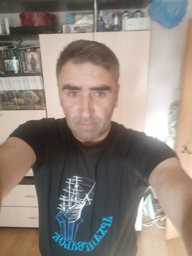  48067982  , 52 ,    