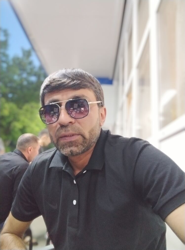  27267272  Ramil, 43 ,    