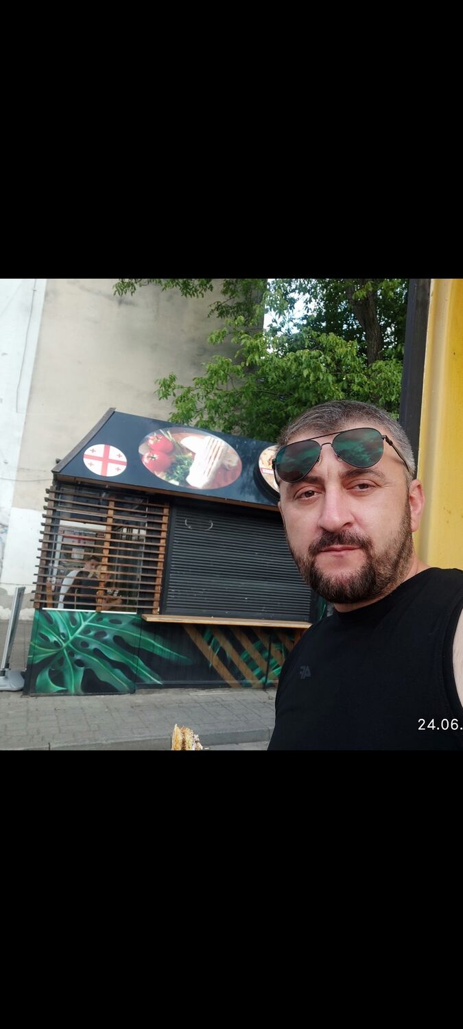  46906892  Vasili, 40 ,    -
