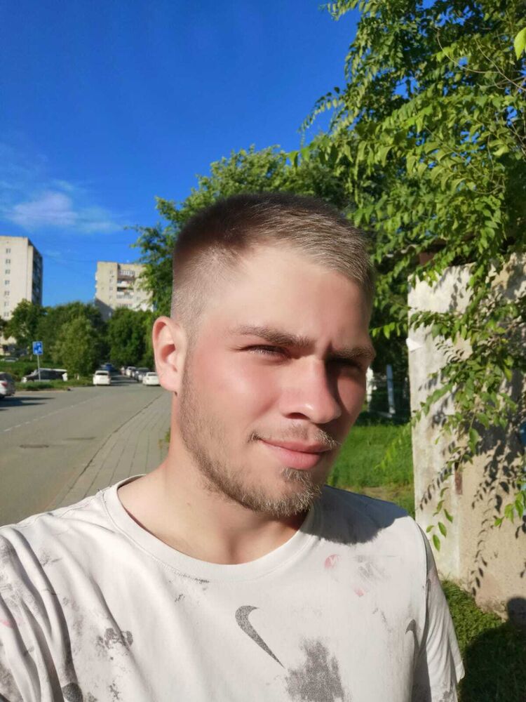  54314472  EDUARD, 26 ,     