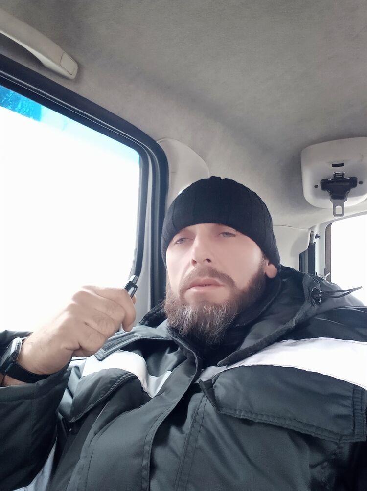  26658342  Ruslan, 42 ,    