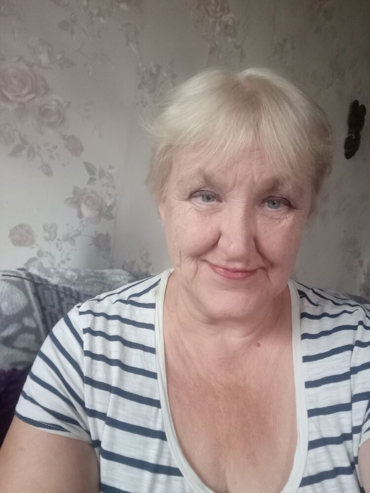  54151742  Elena, 59 ,    